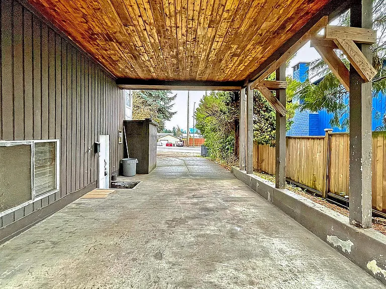 768 Como Lake Ave — Photo 21