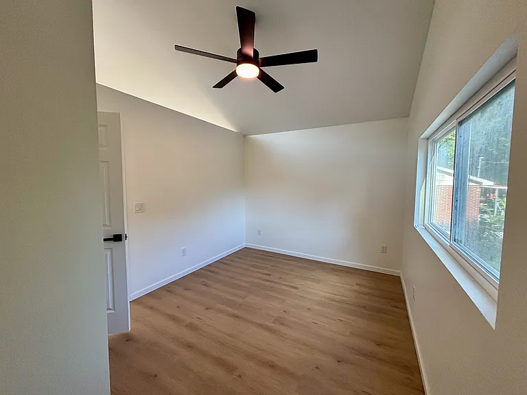3862 Cowan Cir — Photo 4