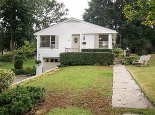 17 Loxley Dr, Johnston, RI 02919