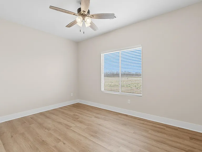 17133 W Lawson Cir — Photo 5