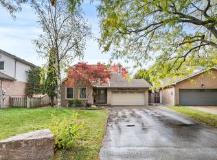 15 Langmaid Ct, Whitby, ON L1N6M7