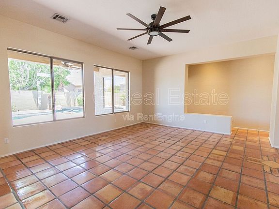 5th image of 770 W Aloe Pl