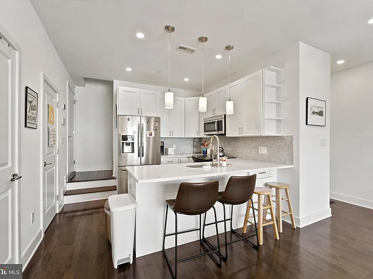 1729 Carpenter St #C — Photo 6