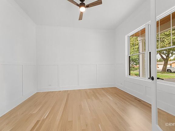 4th image of 444 E Schiller St
