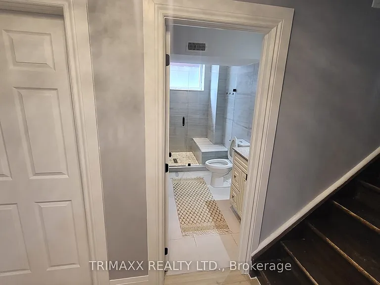 19 Saint Andrews Blvd #BASEMENT — Photo 9