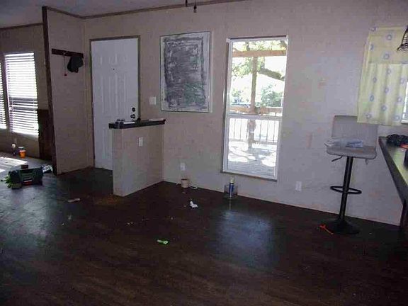 5th image of 304 E Golden Oaks Dr