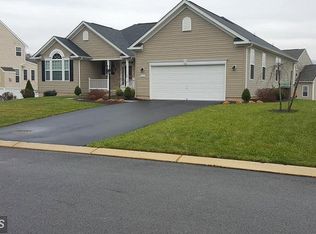 1223 Coventry Ct, Fayetteville, PA 17222