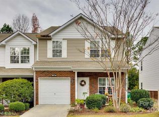 300 Azteca Dr, Matthews, NC 28104