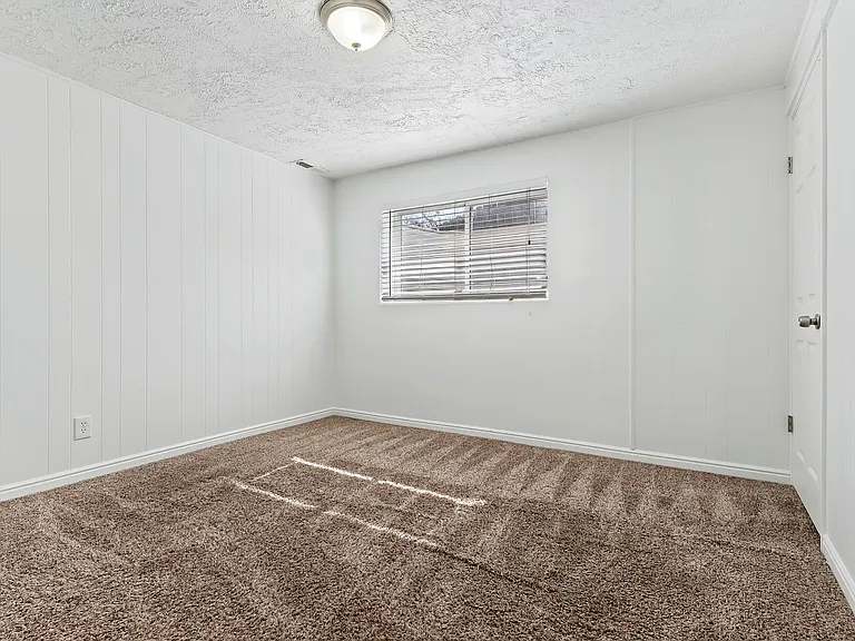 443 N Dorothea Way — Photo 11