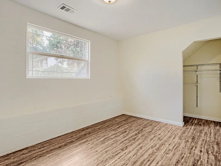 14539 SE Center St — Photo 21