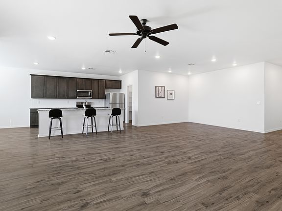4th image of 137 Creek Meadow Dr