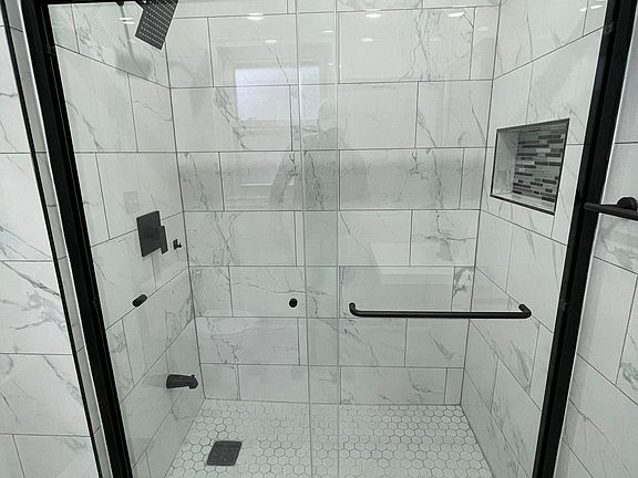 4th image of 306 N 12th St #1