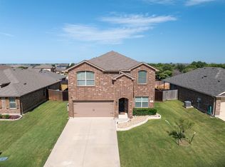 216 Meadowlands Dr, Ponder, TX 76259