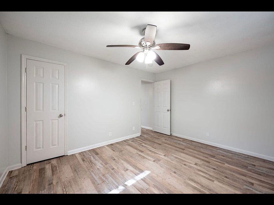 1st image of 392 Booth Rd #392