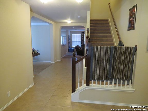 4th image of 205 Kensington Dr
