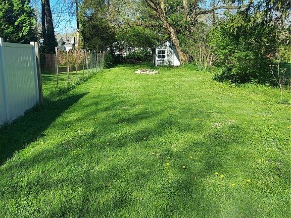 4th image of 825 Englewood Dr