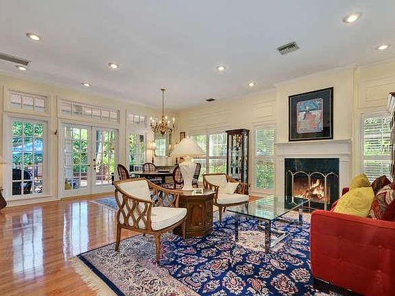 4th image of 3301 W San Nicholas St