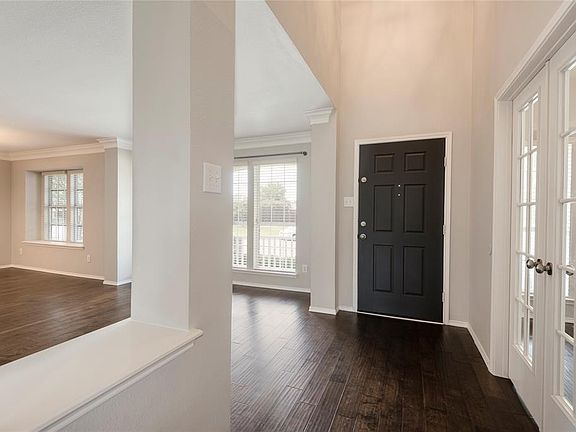 3rd image of 6201 Oakmont Dr
