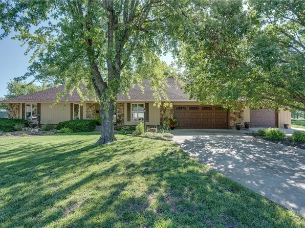 625 Fairway Ln, Fort Scott, KS 66701