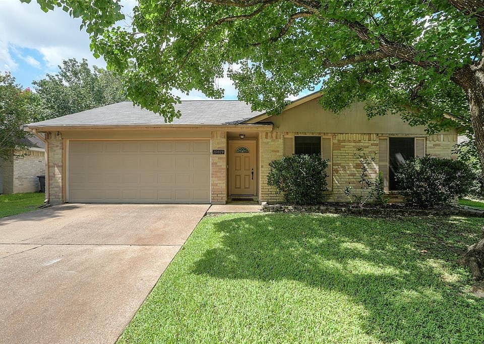 1st image of 10019 Green Valley Ln