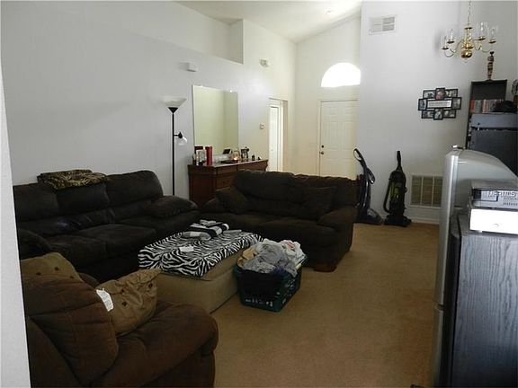 4th image of 2672 Willow Glen Cir