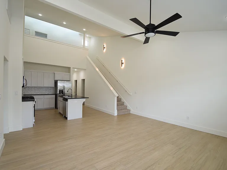 723 Sun Meadows Loop — Photo 2
