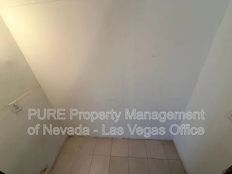 1405 Vegas Valley Dr #252-bldg 25 — Photo 23