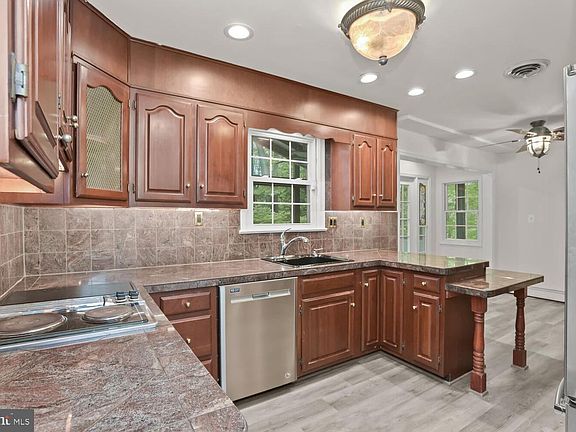5th image of 6612 Weaver Ct