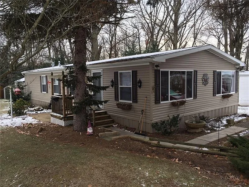 413 Perry Cir photo 1