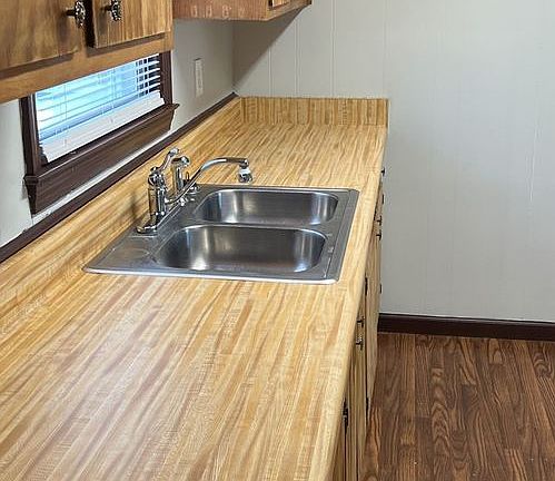 4th image of 298 Nichol St APT 3