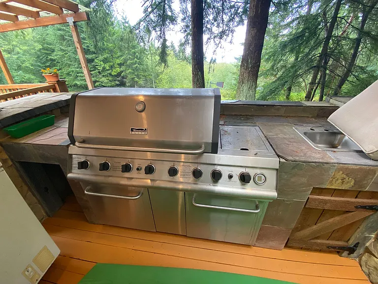 557 Waynes Ridge Cir — Photo 7