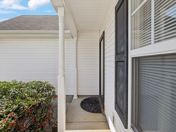 5th image of 625 McKean Dr