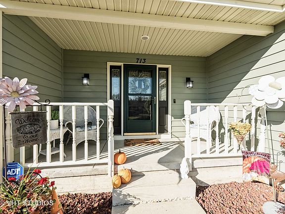 2nd image of 713 Woodridge Trl