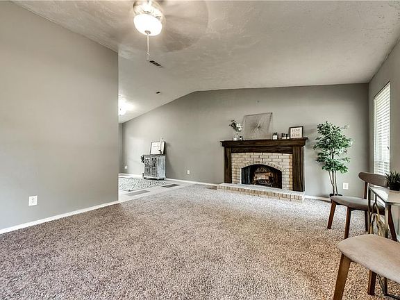 4th image of 2109 Richland Dr