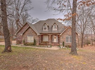 1209 E Hilltop Dr, Rogers, AR 72756