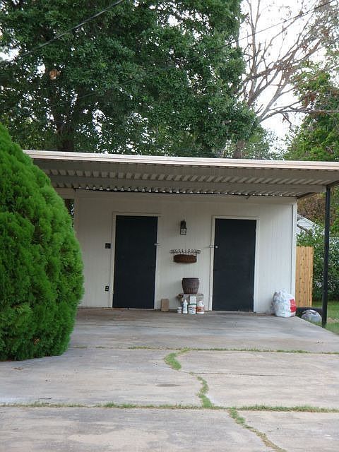 2nd image of 1001 Puryear Dr