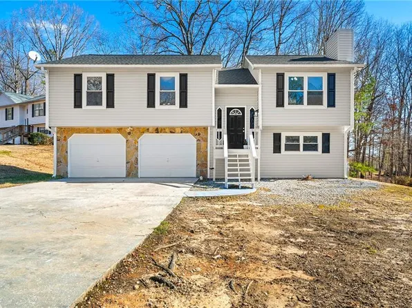 2742 Woodbine Trl, Lithia Springs, GA 30122