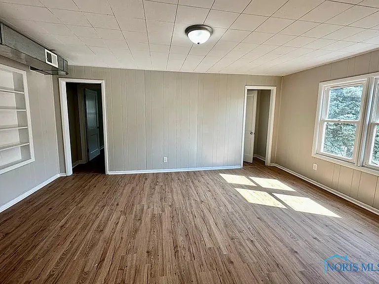 368 E Perry St #C — Photo 3