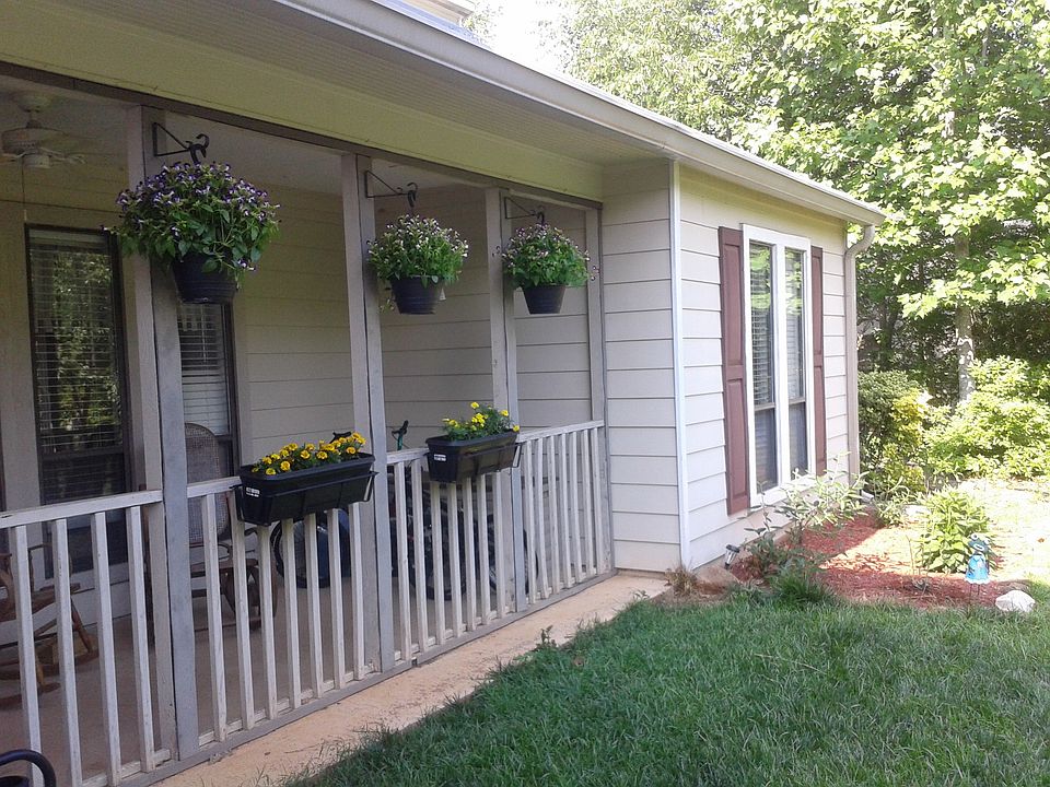 1st image of 660 Applewood Ln