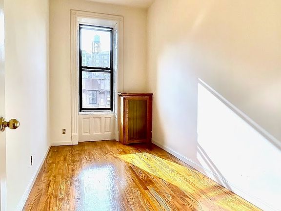 5th image of 31 W 88th St #5F