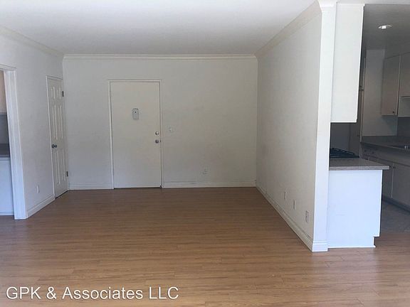 4th image of 1810 Purdue Ave APT 8