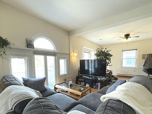 4th image of 66 Englewood Ave #12