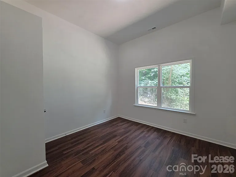 595 Foxwood Dr SE — Photo 24