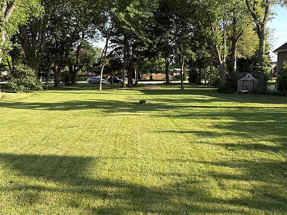 5th image of 7654 Saint Clair Rd