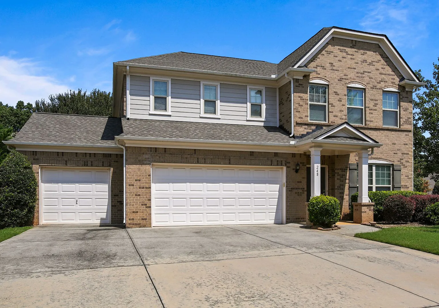 5 Bedroom 4 Bath Open Concept Spacious Family Home in the Lake First Estates Subdivision — Photo 2