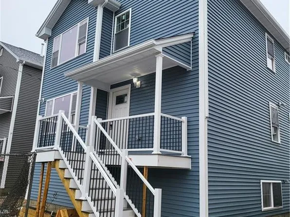 729 Potters Ave, Providence, RI 02907