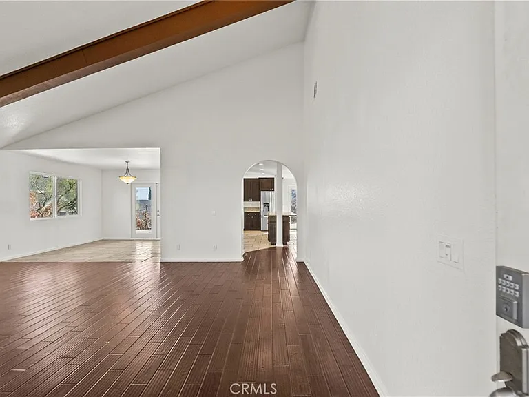 1138 Lakeview Dr — Photo 11