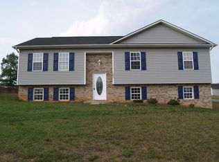 1494 Gristmill Dr, Conover, NC 28613