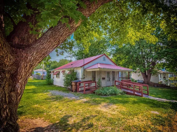 234 Liberty St, Peebles, OH 45660