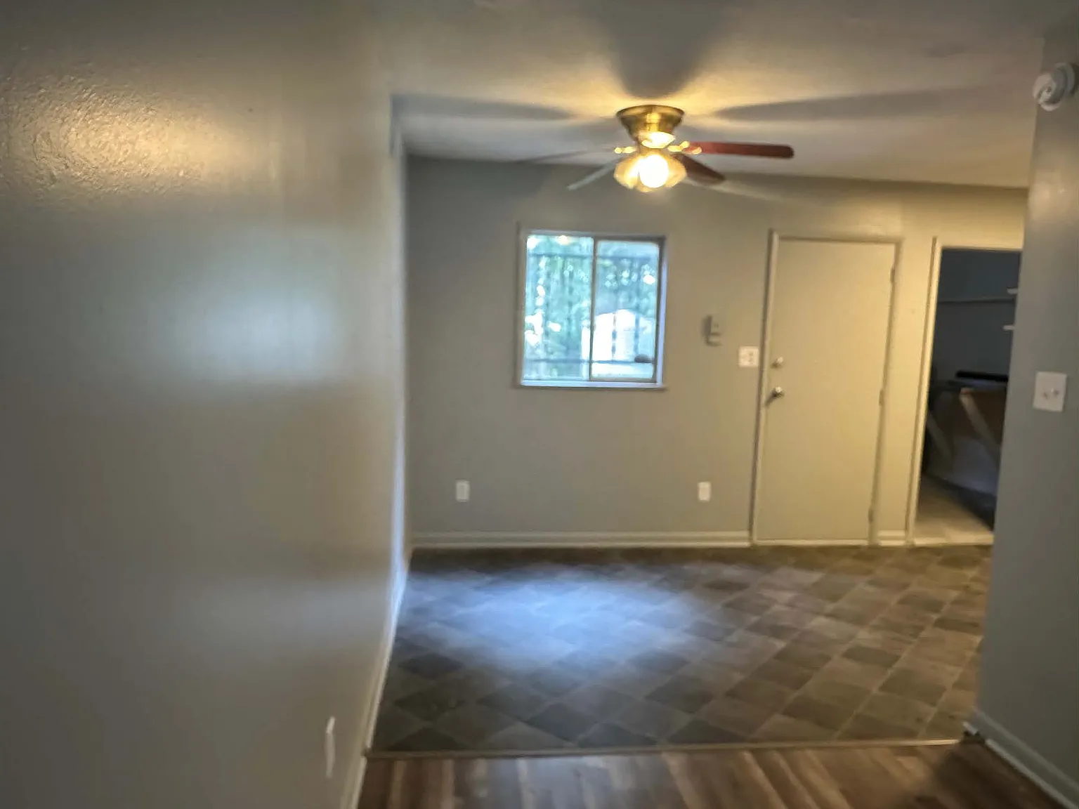 3 bed, 1.5 bath, 1214 sqft, $1,300 — Photo 3
